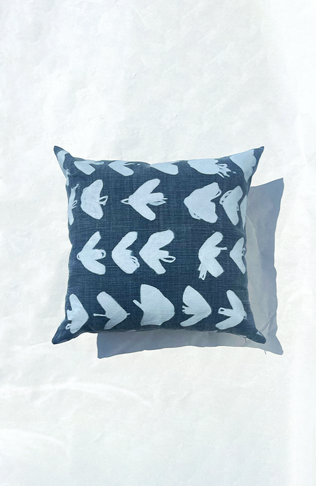 Taking Flight - Bleu Throw Pillow