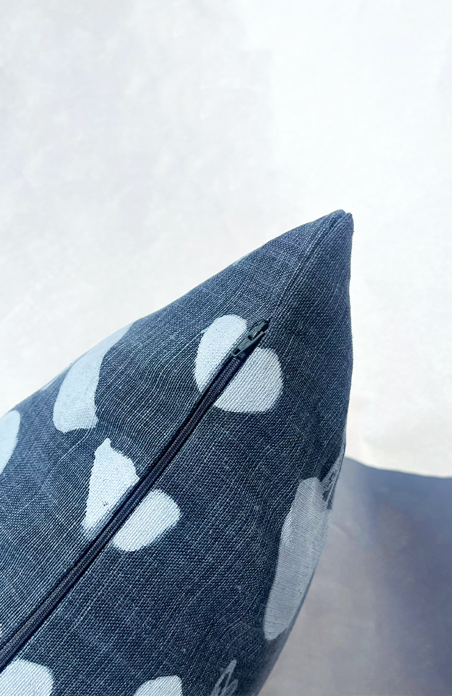 Taking Flight - Bleu Throw Pillow